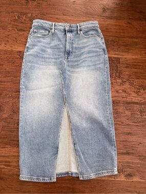 Good American Light Blue Denim Straight Midi Skirt with Front Slit